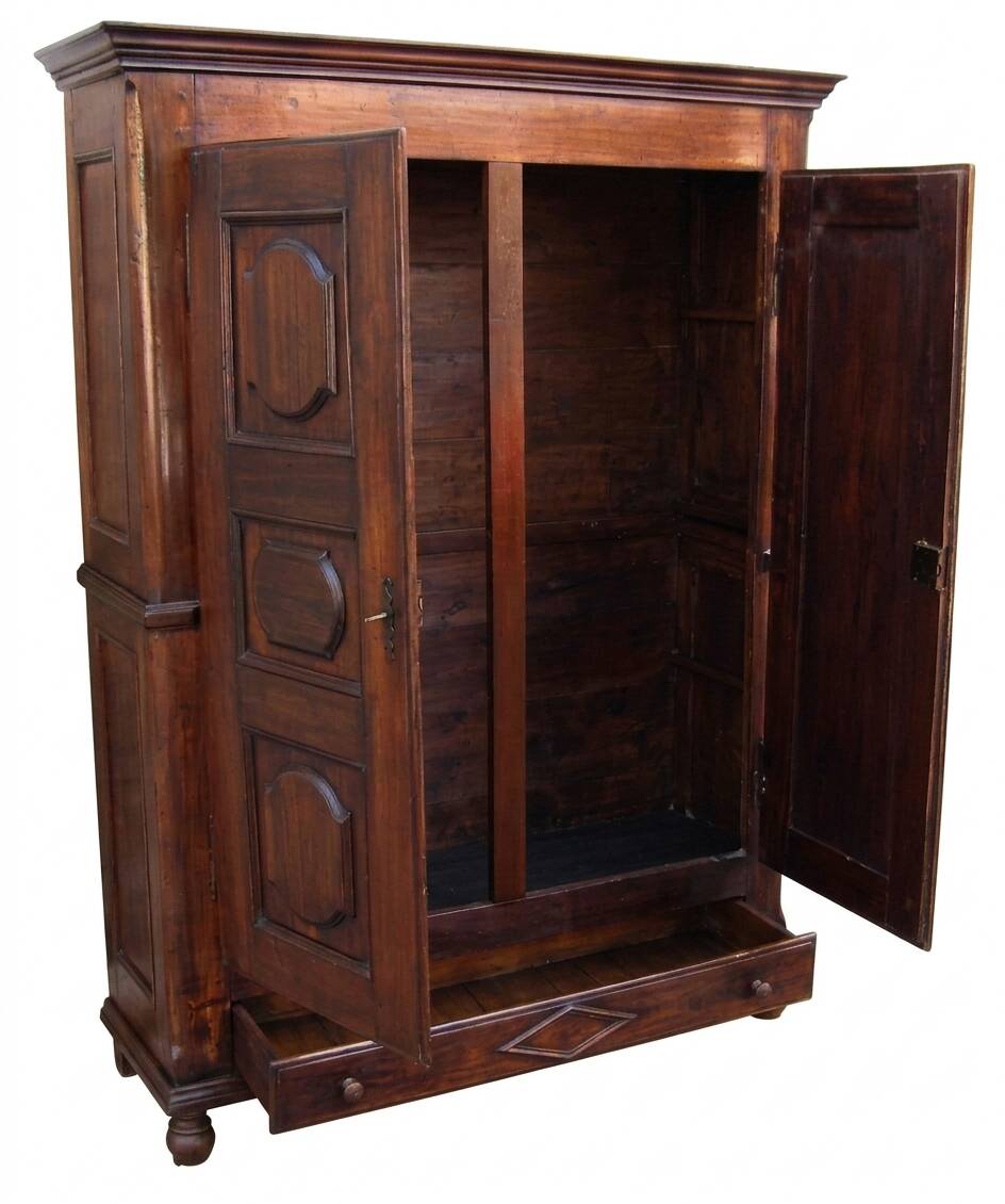 Antique panelled wardrobe from the 19th century.