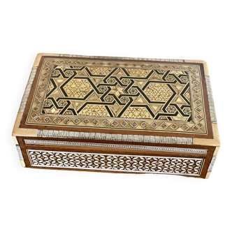Wood and mother-of-pearl box
