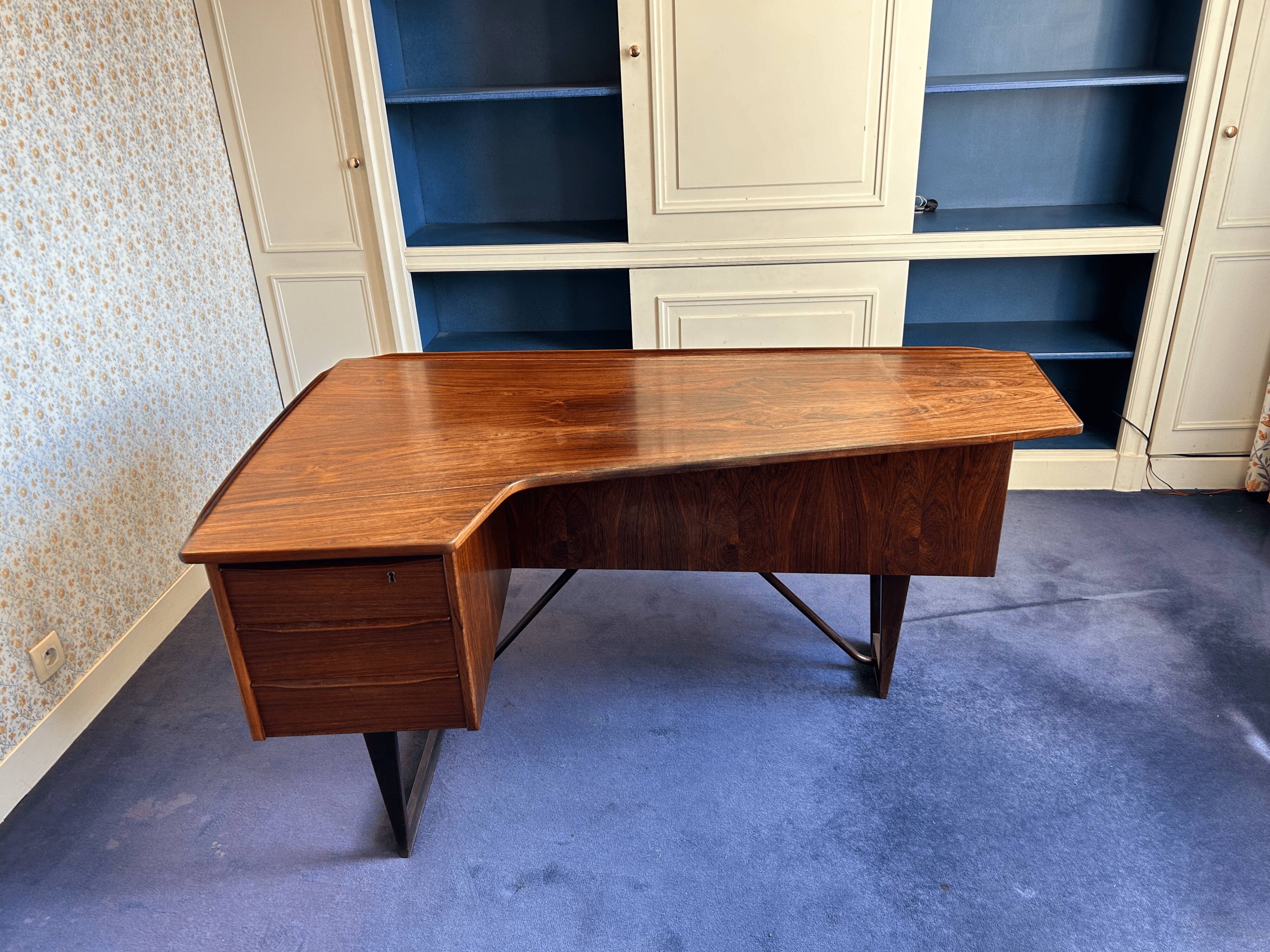 Bureau scandinave vintage en bois façon palissandre, années 60/70