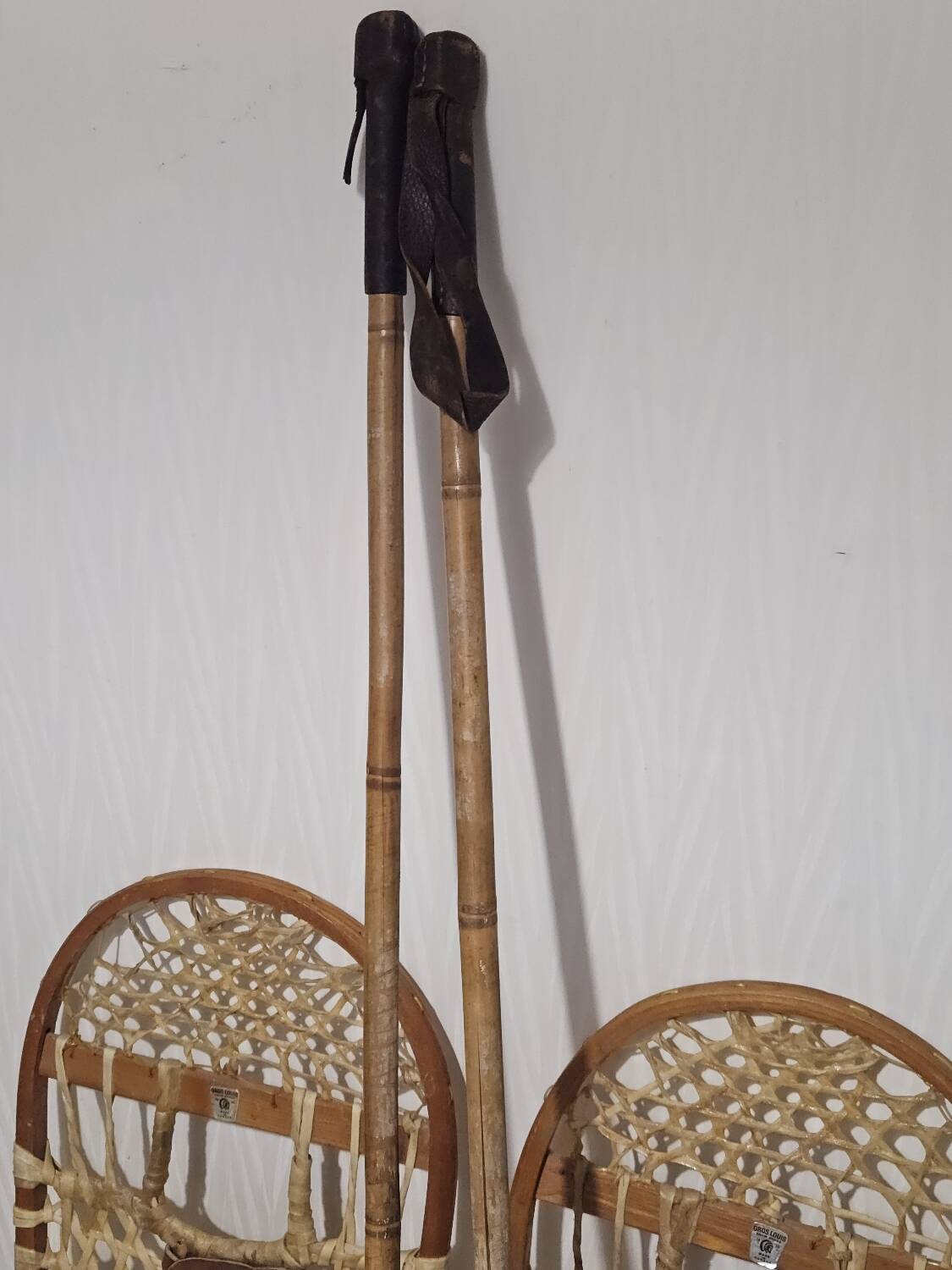 Raquettes de neige et bâtons Canada vintage