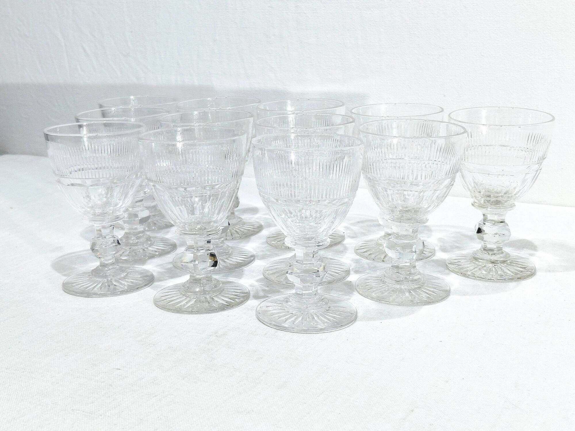 Baccarat - 12 white wine glasses catalogue 1841