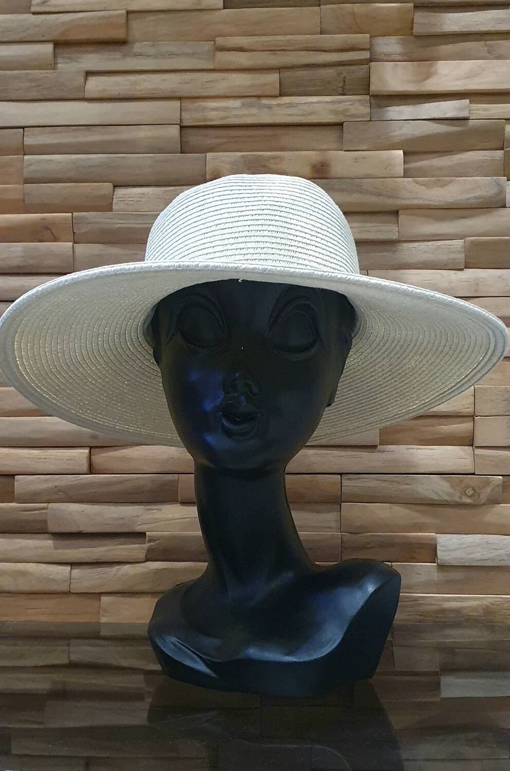 Twiggy hat head 1960