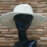 Twiggy hat head 1960