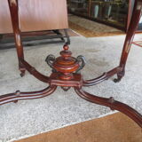 Violin table in Walnut