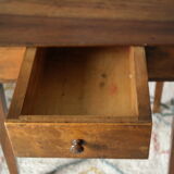 Table d'appoint campagnarde en noyer ancienne