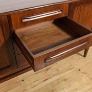 Buffet Mid-Century Modern par Victor Wilkins pour G-Plan, années 1960.