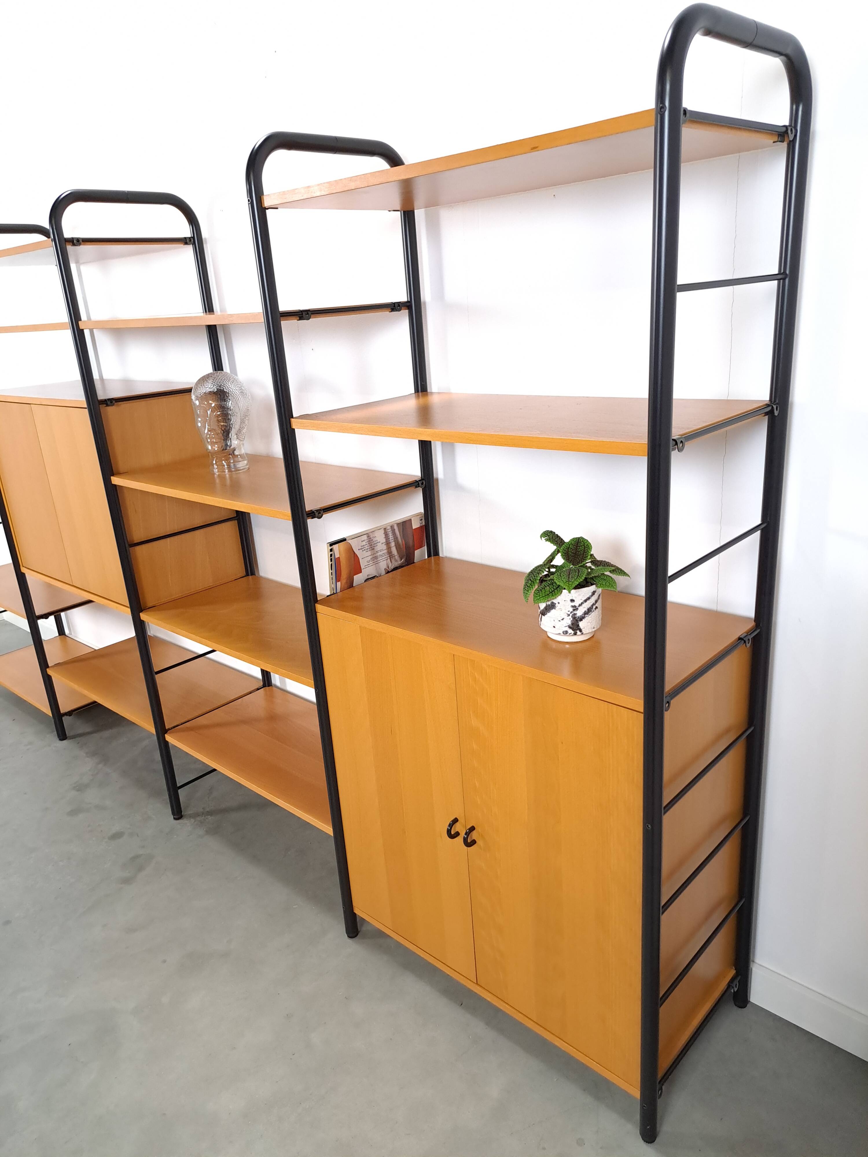 Ikea modulair wandsysteem Niklas met kasten en planken vintage
