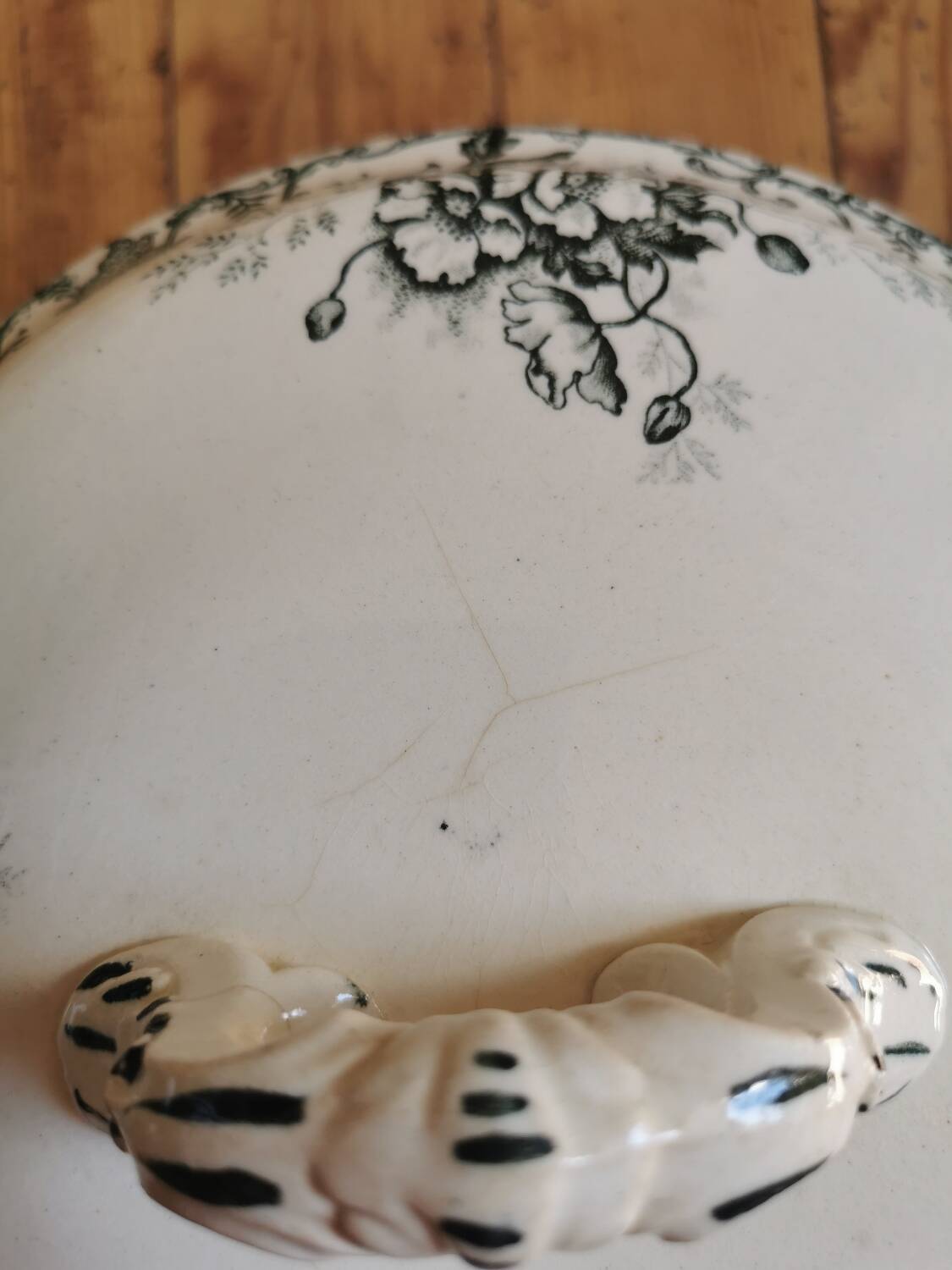 Old HC soup tureen, iron earth