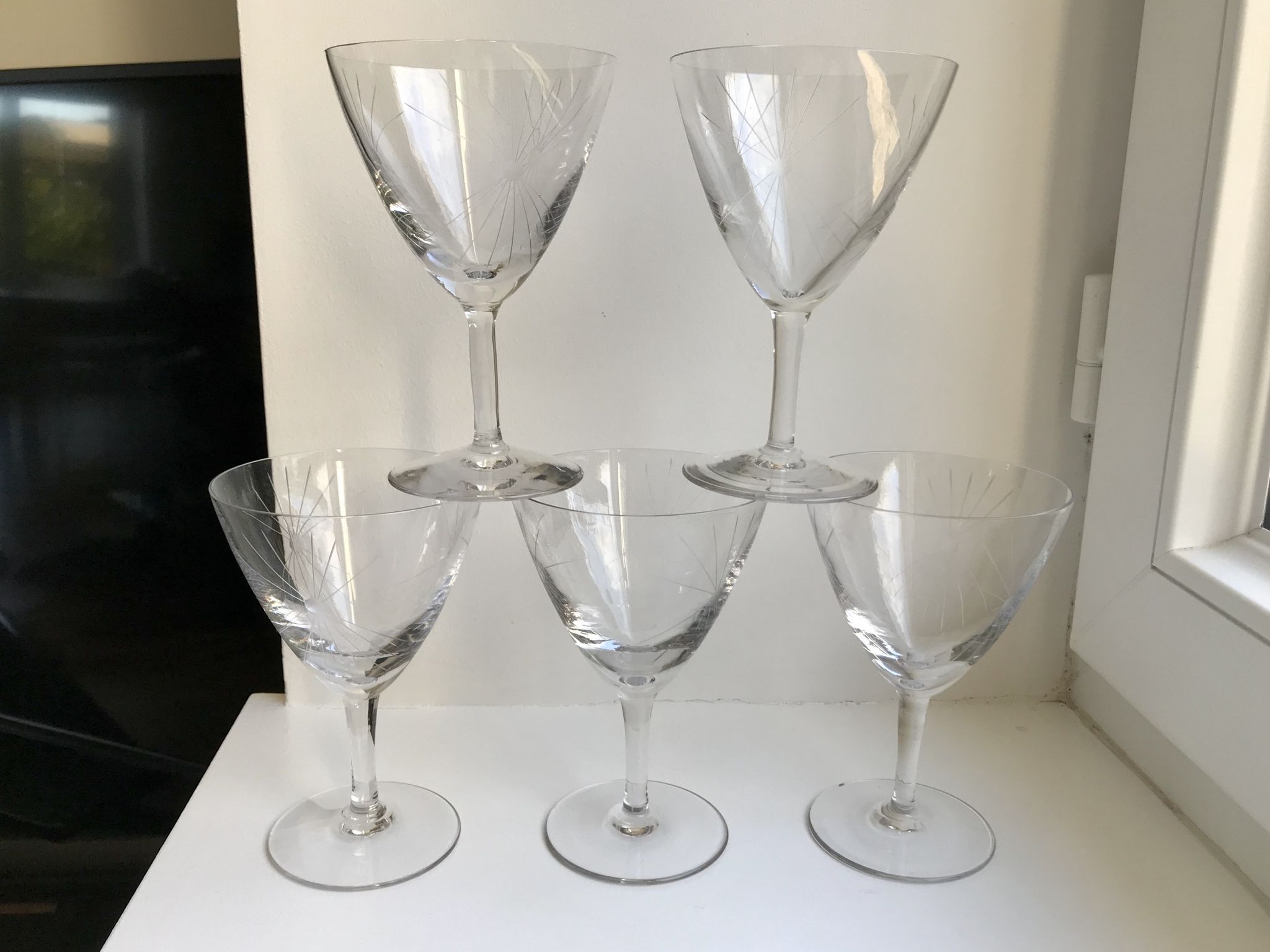 Set of 5 engraved wine glasses star model 50s