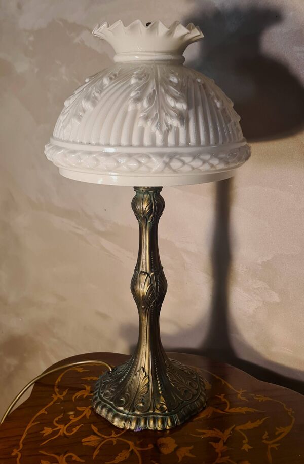 lampe regule patiné et abat jour 1900 opaline blanche moulé 52x26 tres bell