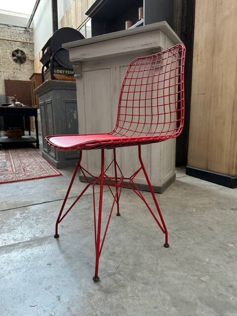 Suite of 10 metal chairs