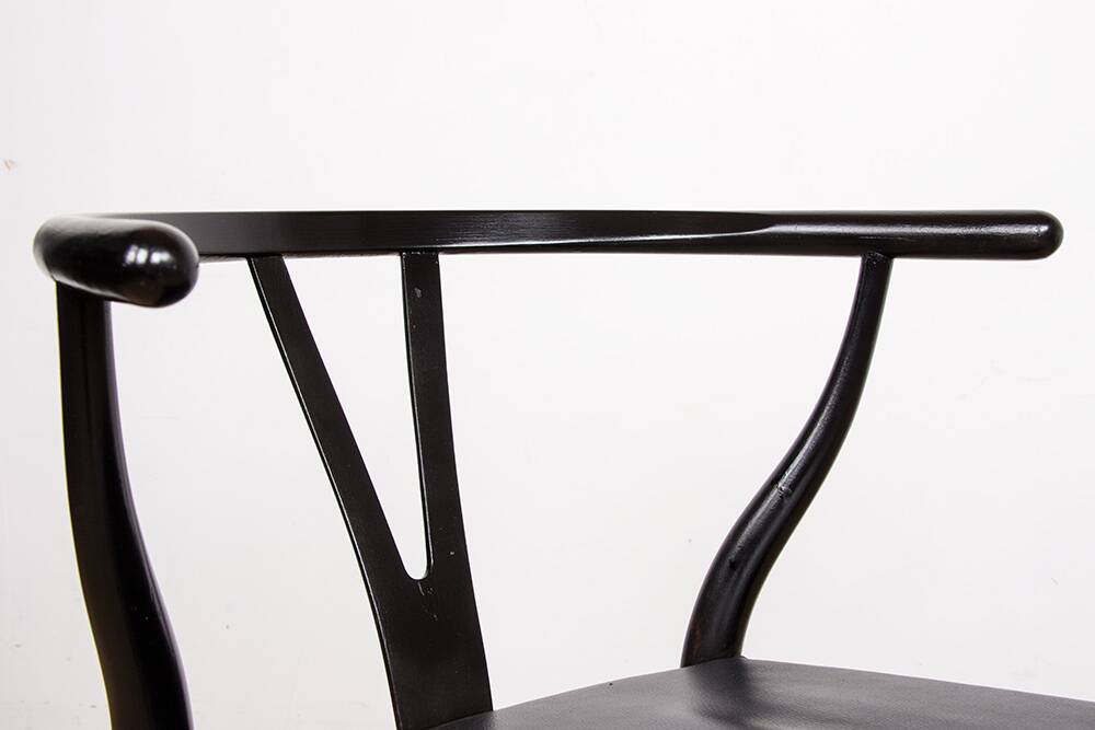 4 Danish chairs, black lacquered wood and leather, Wishbone model, Hans Wegner