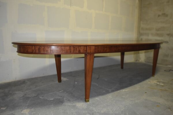 Table de conférence 1940 ovale pieds gaine sabots laiton