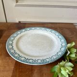 Small round dish on foot