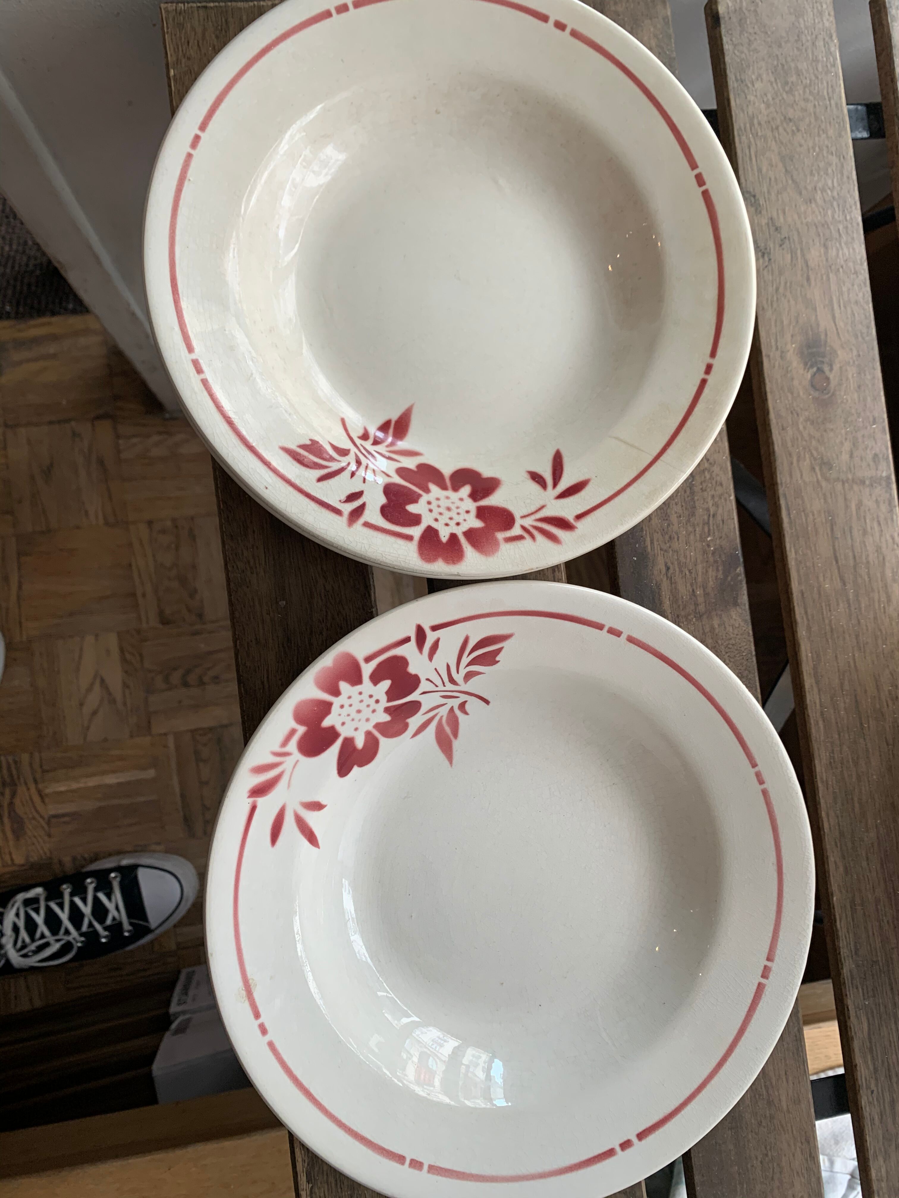 Lot 5 porcelain plates