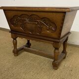 Small Chest / Old Vintage Worker