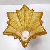 Vase Art Déco en verre jaune en forme d'étoile attribué à Pierre D'Avesn pour Daum