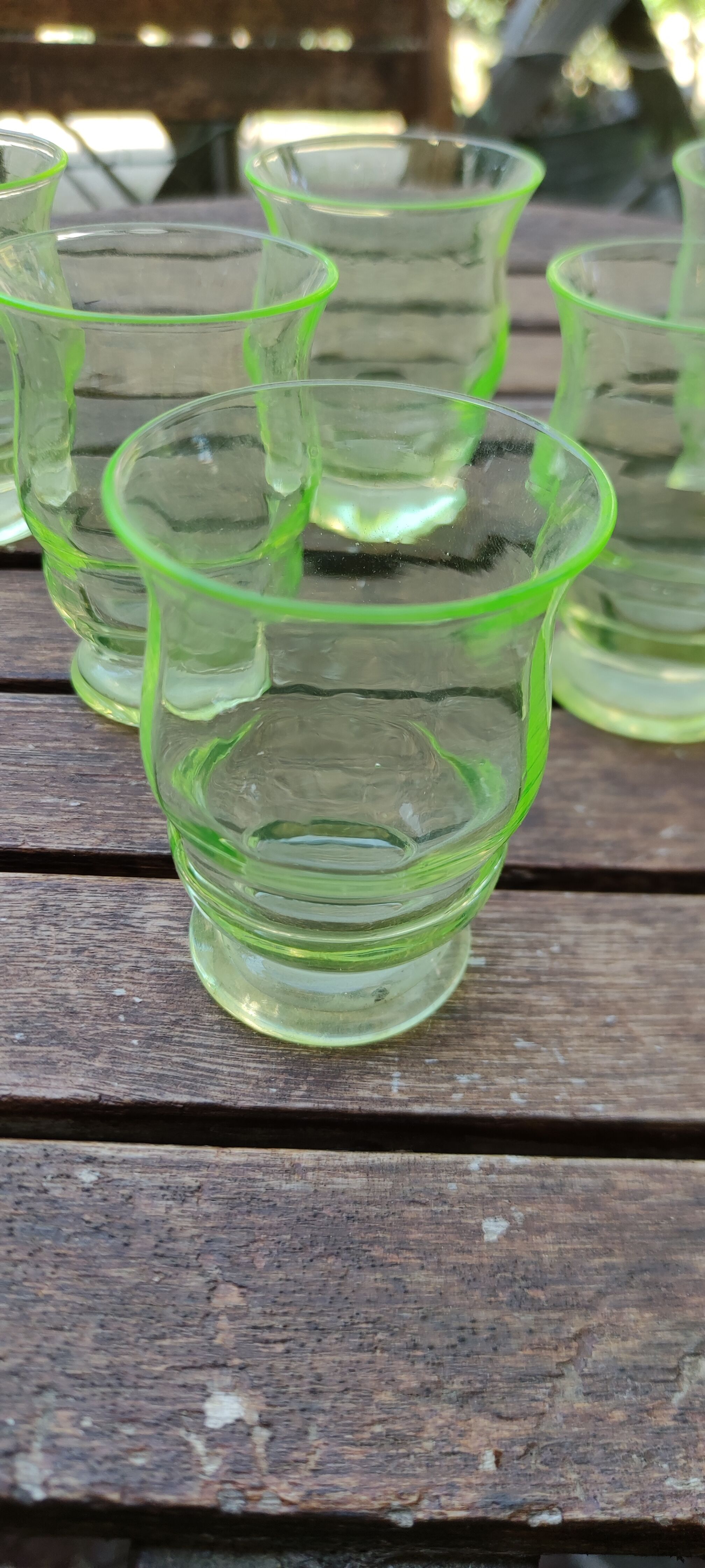 6 glasses of uralegrass liqueur