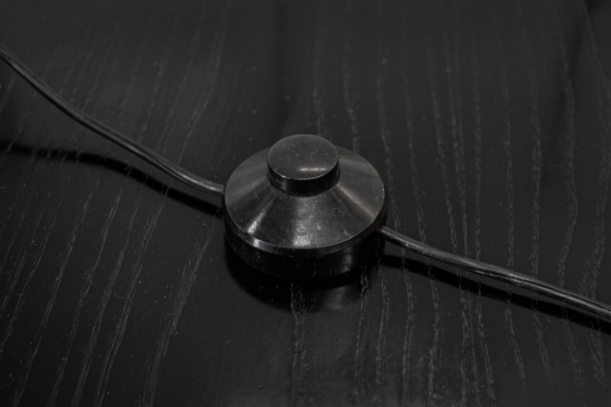 Lampada da terra con base in acciaio cromato di Reggiani, anni '70