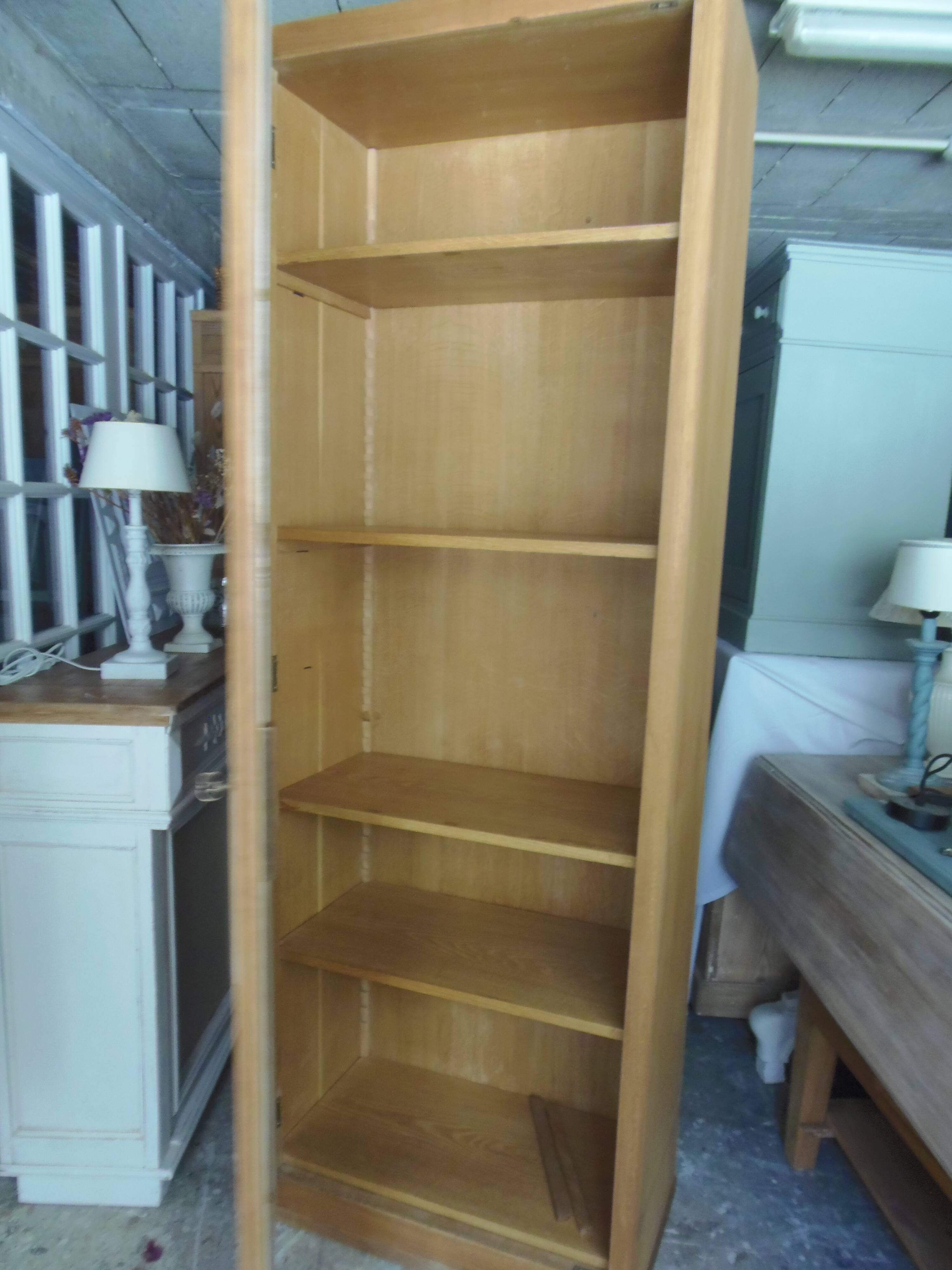 Armoire vintage en bois brut, étagères bois modulables.