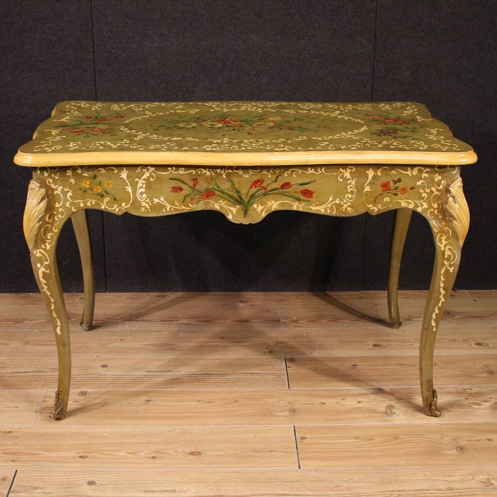 Bureau français laqué et peint, XXe siècle