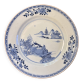 Assiette Compagnie des Indes – Porcelaine paysage à la pagode Diamètre 23cm