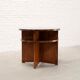 Table basse circulaire moderniste française avec étagères, vers 1935