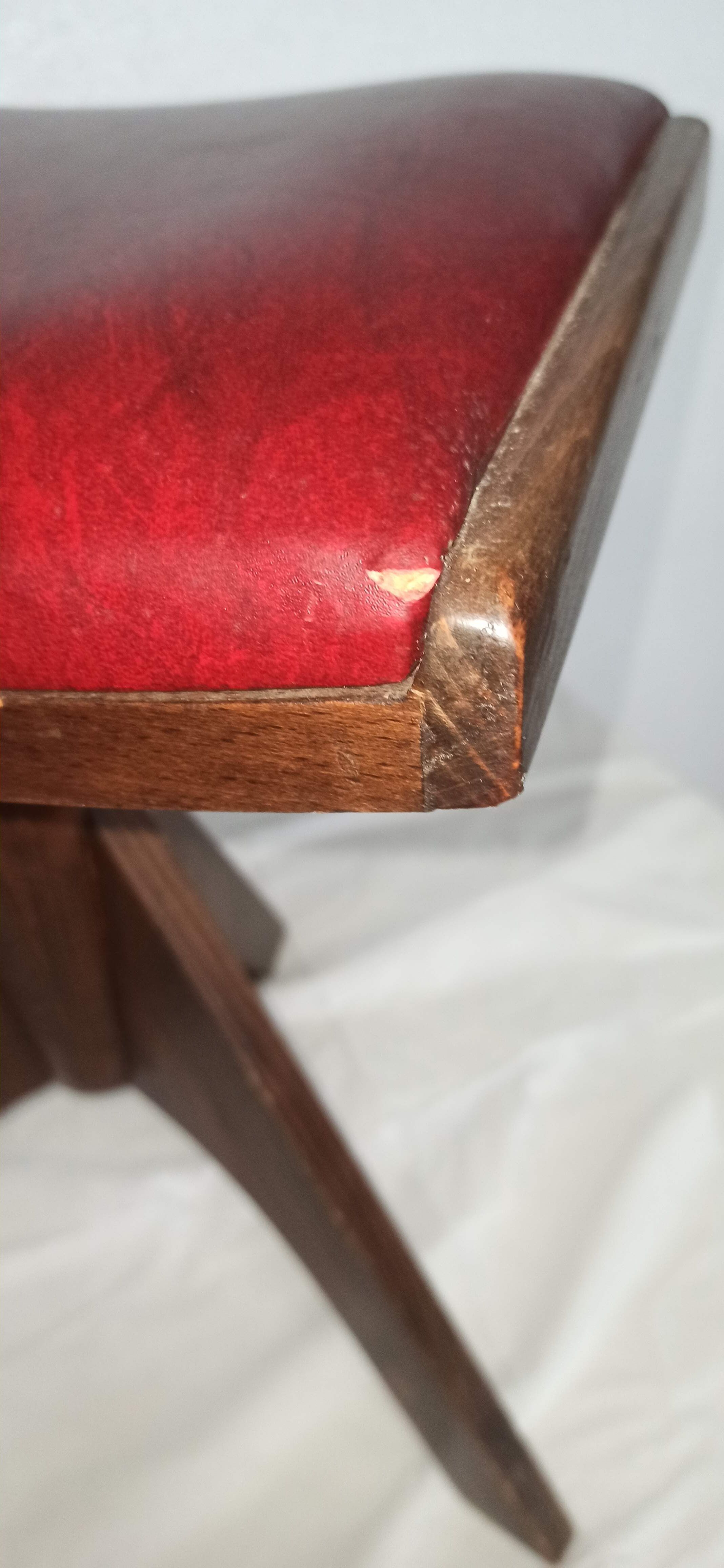 Reiner modell piano stool tripod