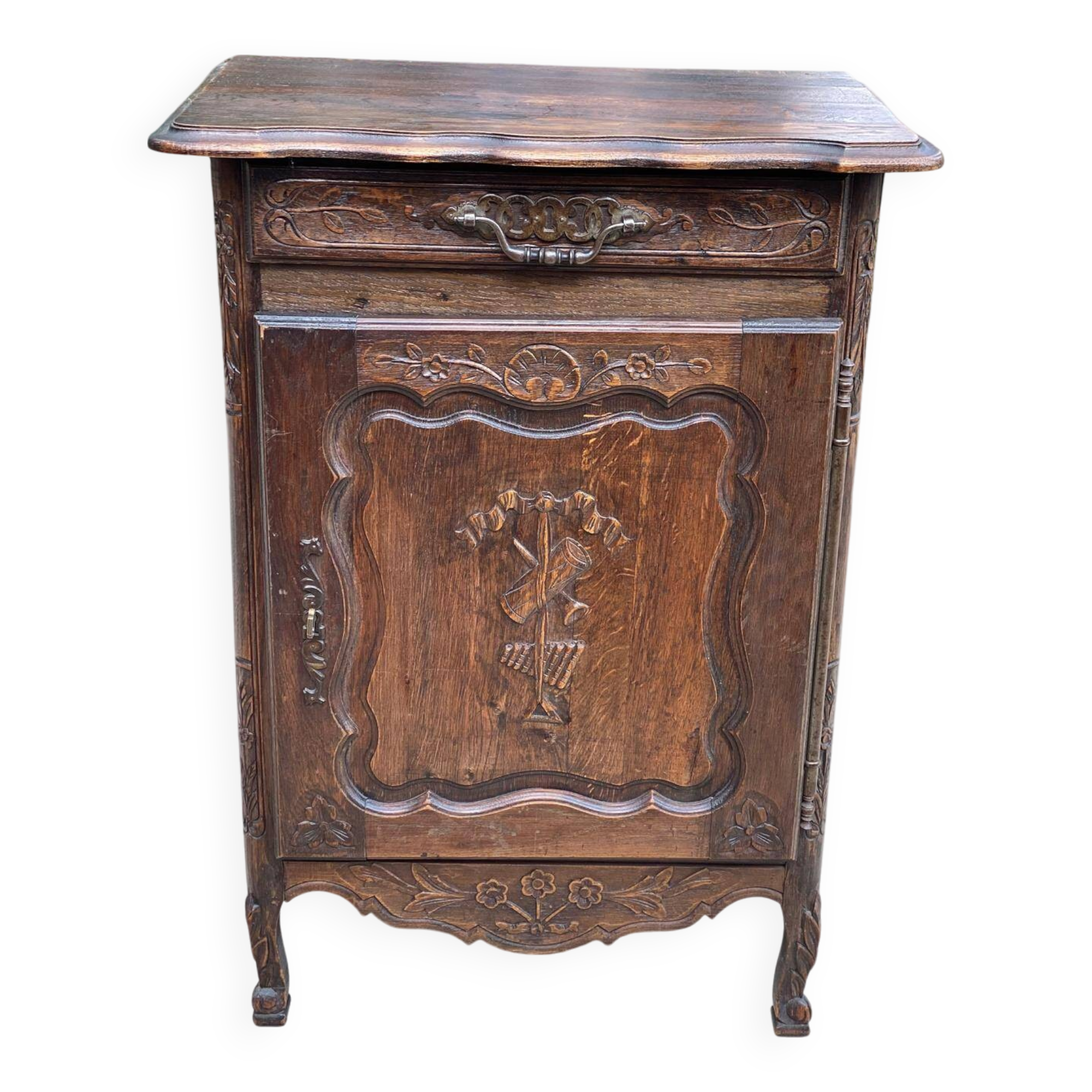 Renaissance chest of drawers in solid dark oak wood