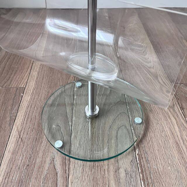 Porte-revues en plexiglas et verre