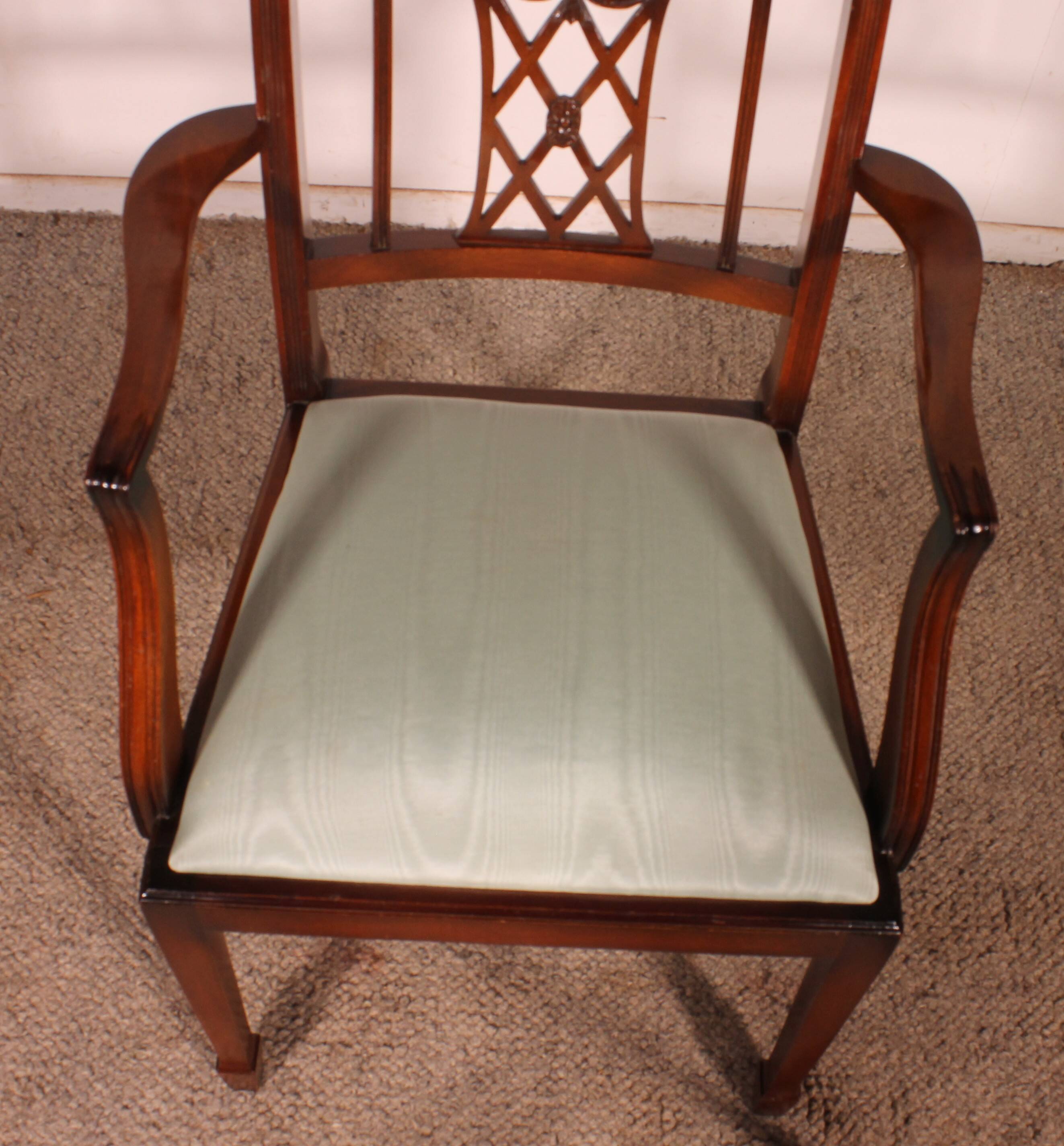 fauteuil de bureau ou autre de style hepplewhite en acajou