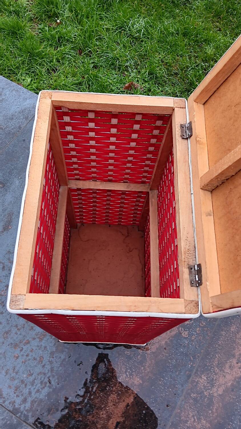 Vintage storage chest or laundry basket