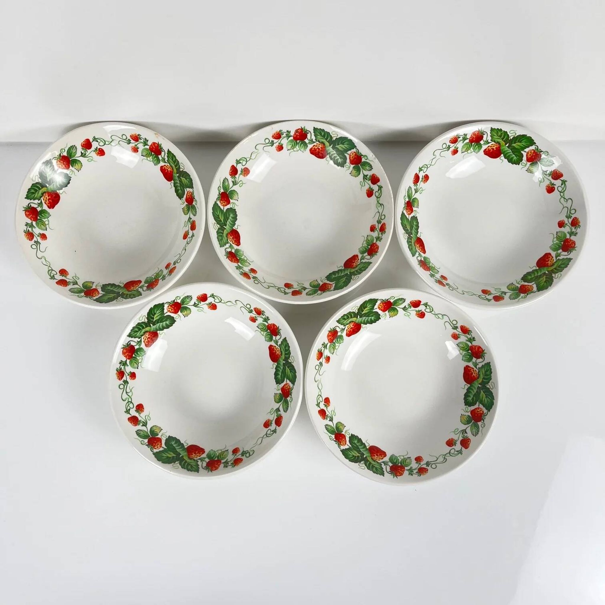 5 "Strawberry" ceramic bowls/dishes