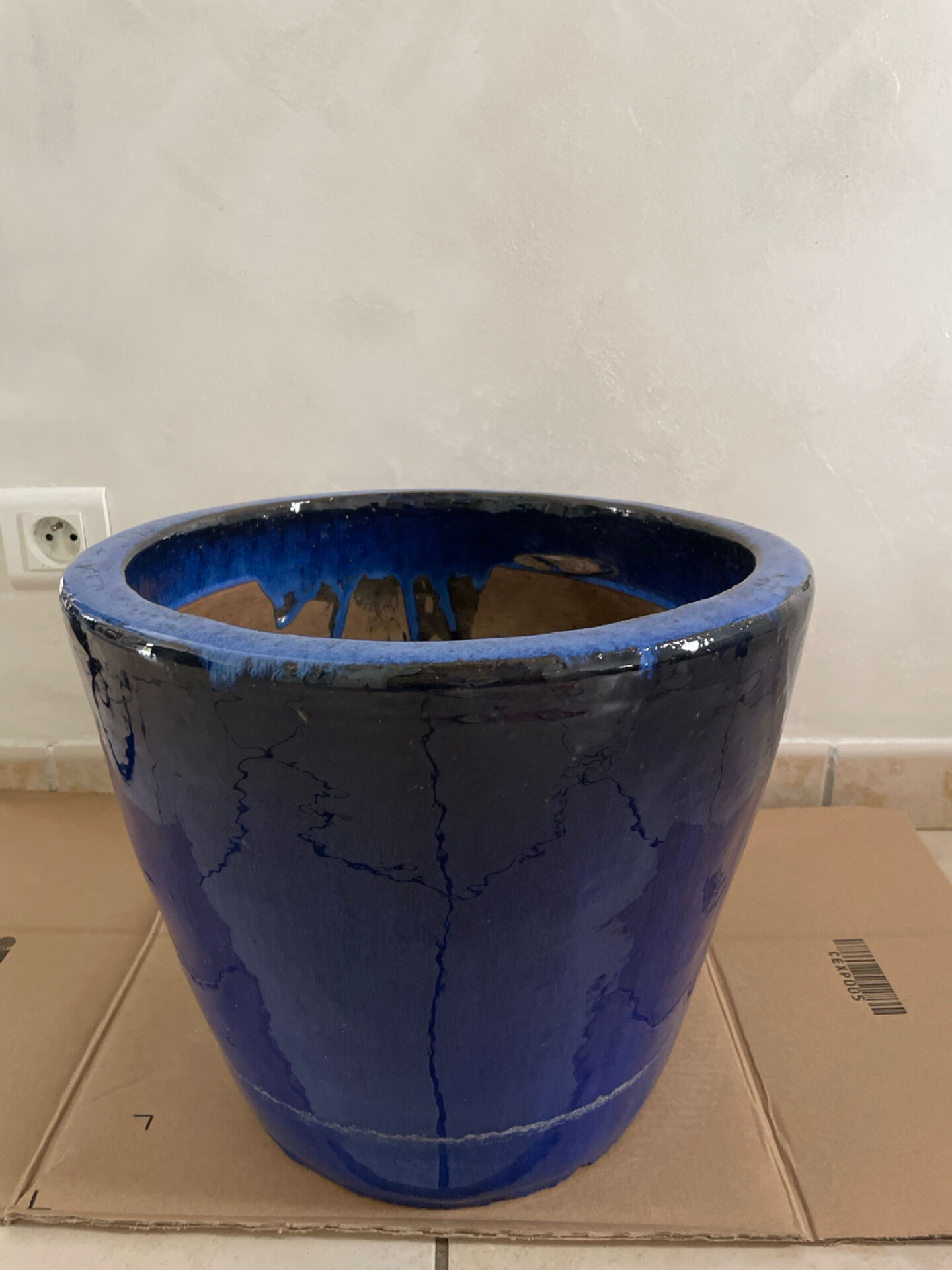Large cobalt blue glazed ceramic cache-pot – 11 kg