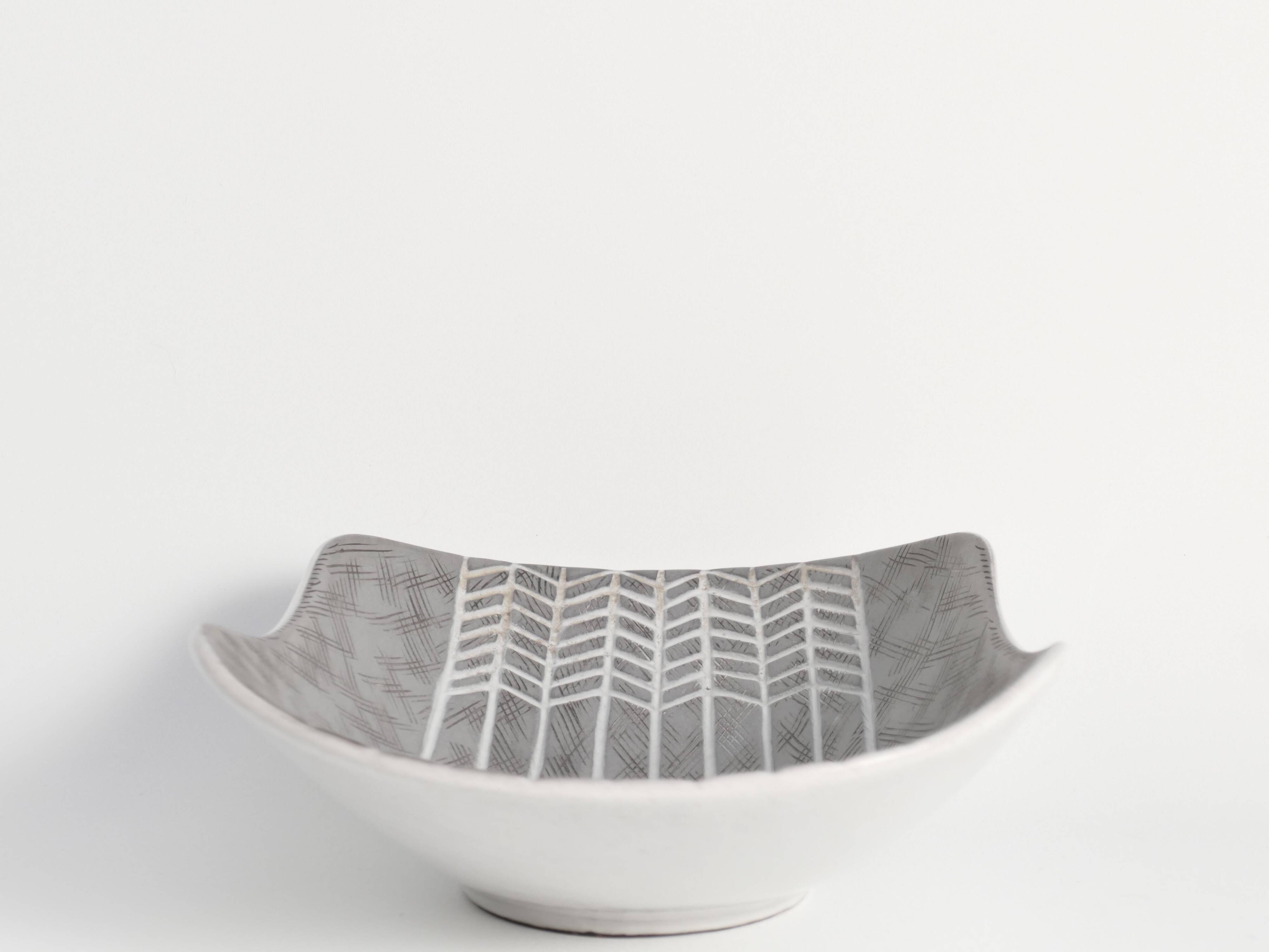 Mid-Century Ceramic Bowl "Ax" by Mari Simmulson for Upsala Ekeby, Sweden 1950s