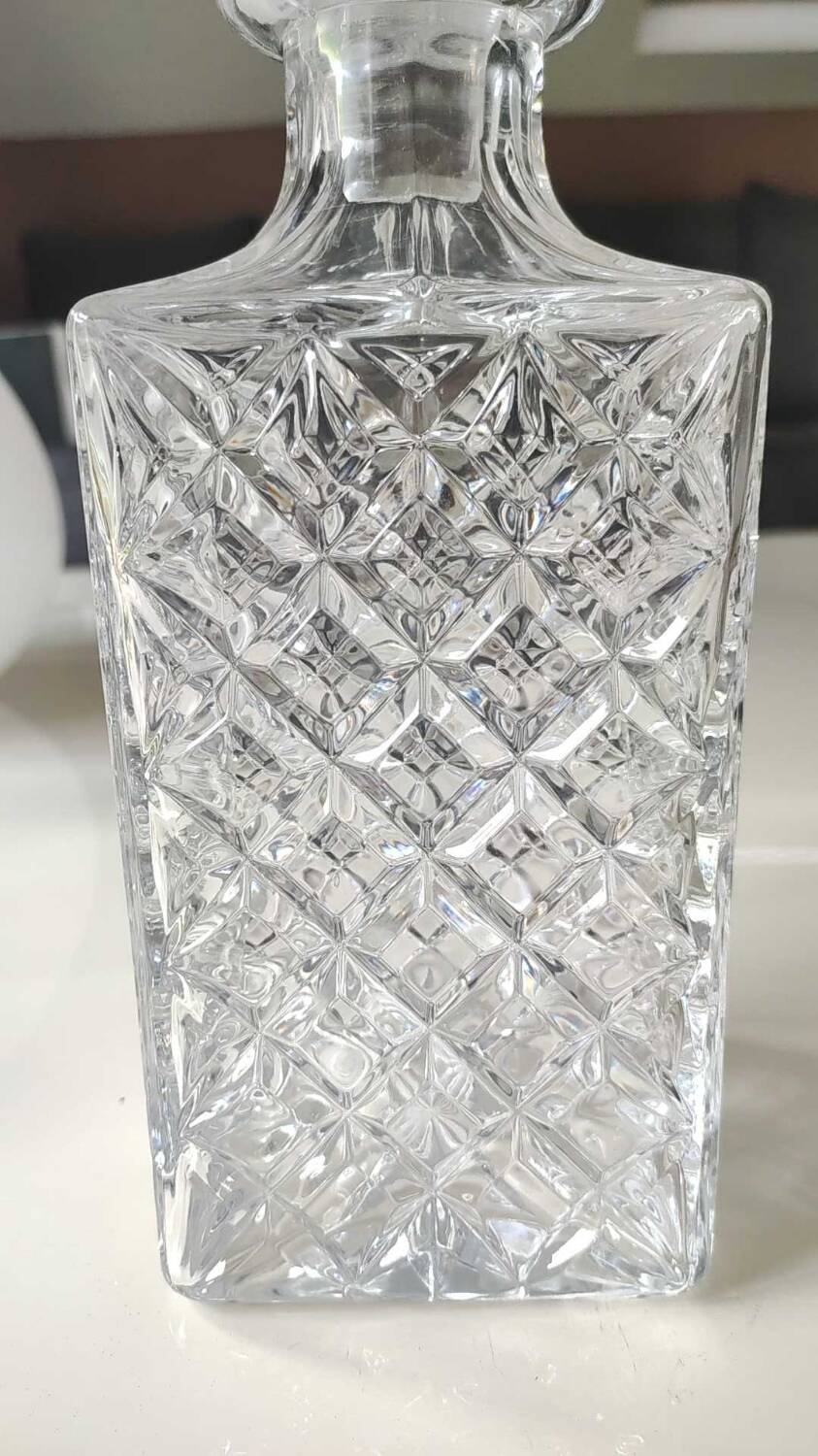 Whiskey decanter in bohemian crystal. boho-chic style. cross/diamond patterns. floral decor. high 25.5 cm