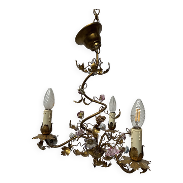 Louis XVI style chandelier in gilded metal and porcelain flowers, 20th century