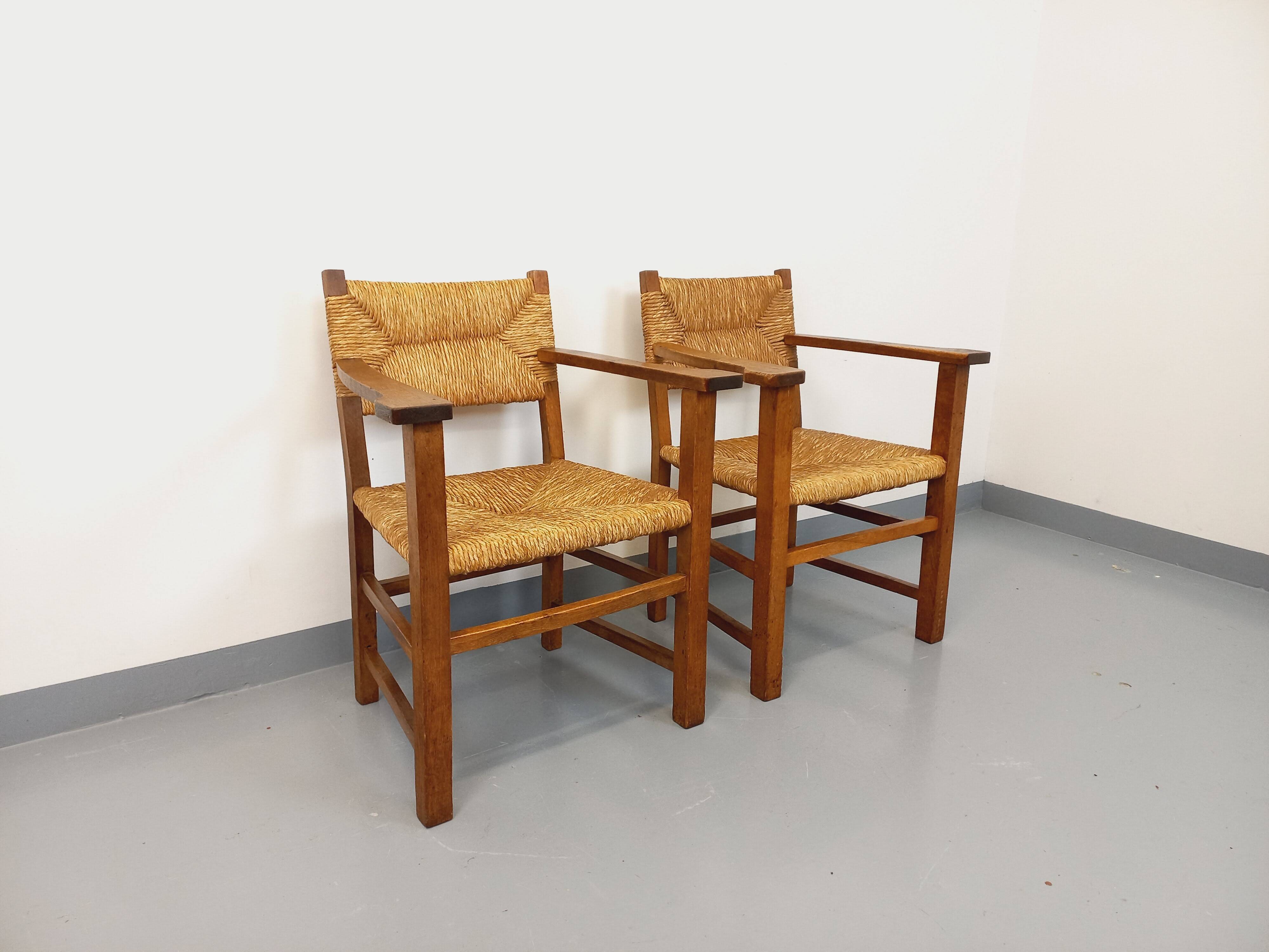 Set of 2 vintage brutalist armchairs in oak wood and straw