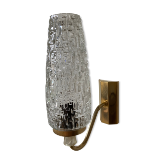 Gold metal and chiseled glass wall sconce