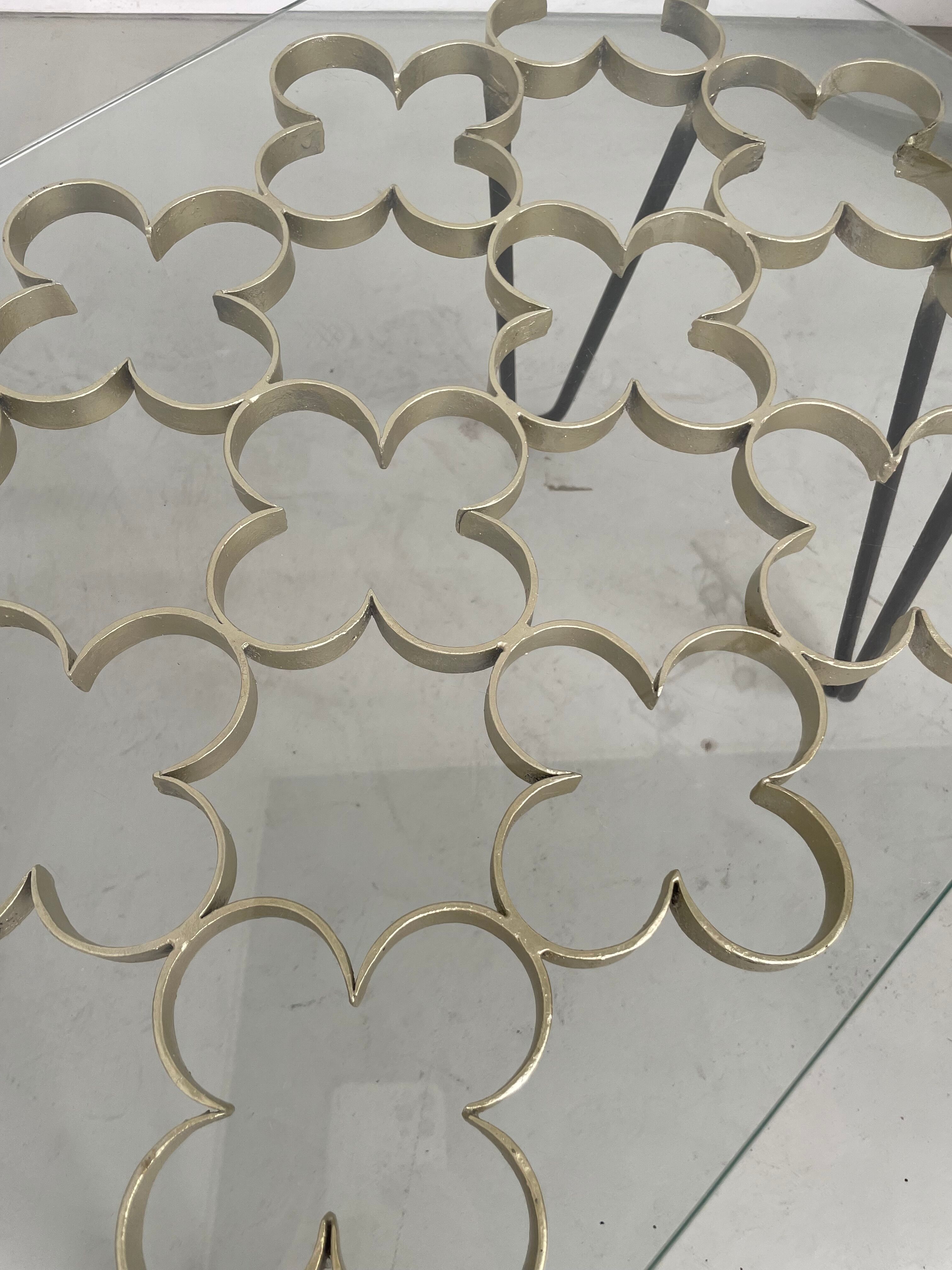 Coffee table 50s golden clover