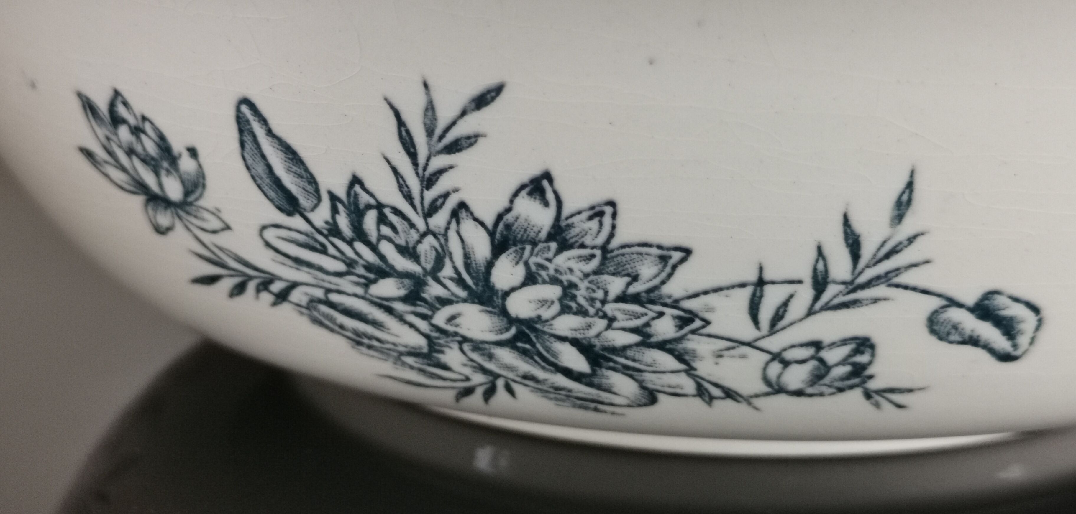 Broc and washbasin Iron Earth earthenware Givors