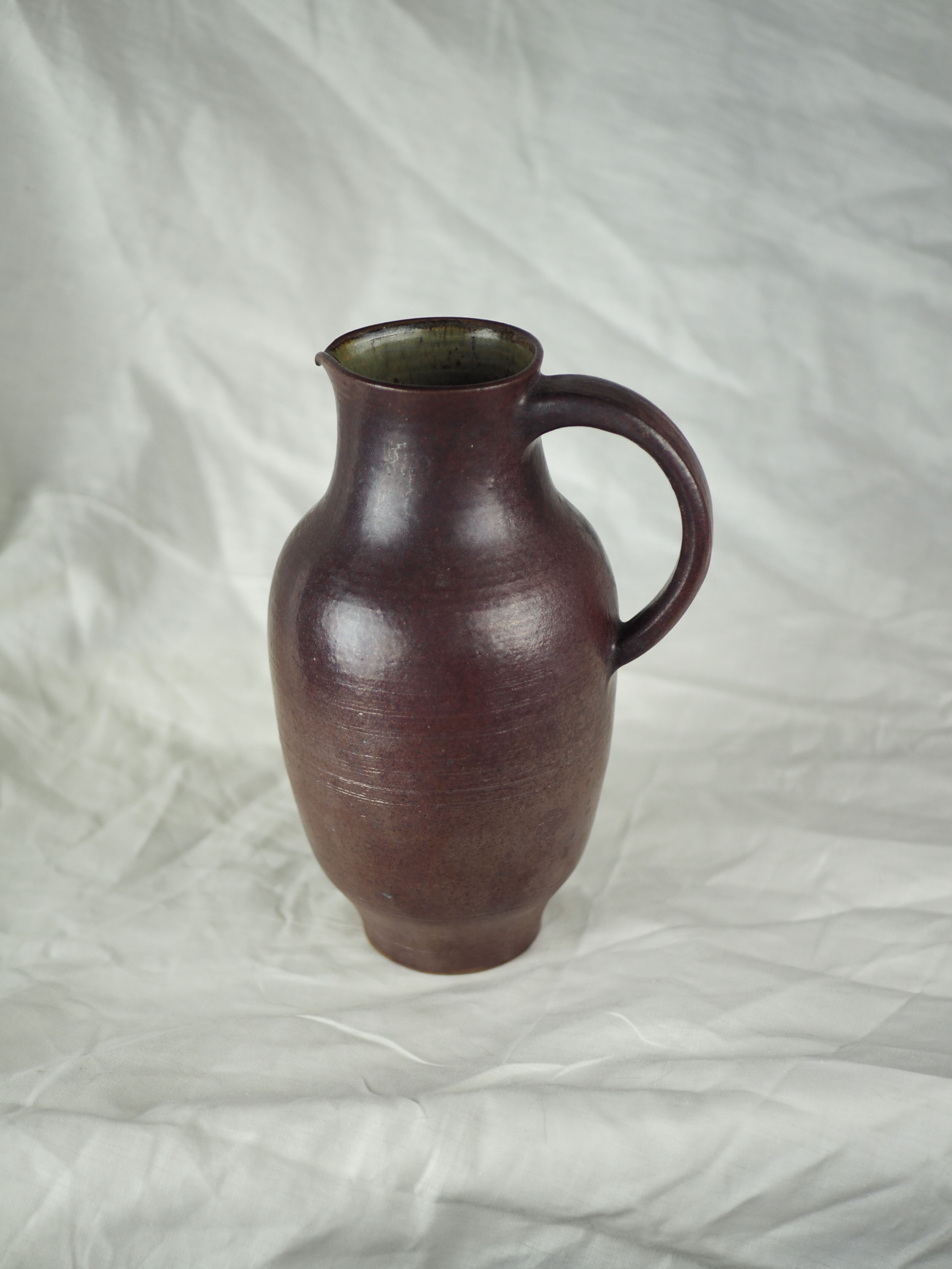 Sandstone pitcher with brown glaze - red by Geneviève BAPTENDIER Laurence MOLINARD