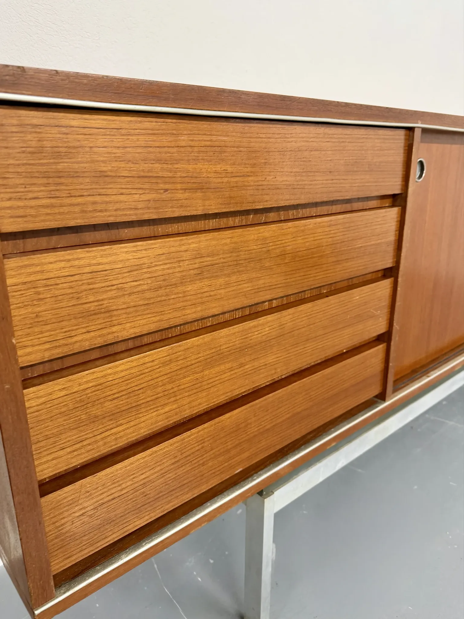 Large sideboard 1960s design Pieter De Bruyne V-Form vintage
