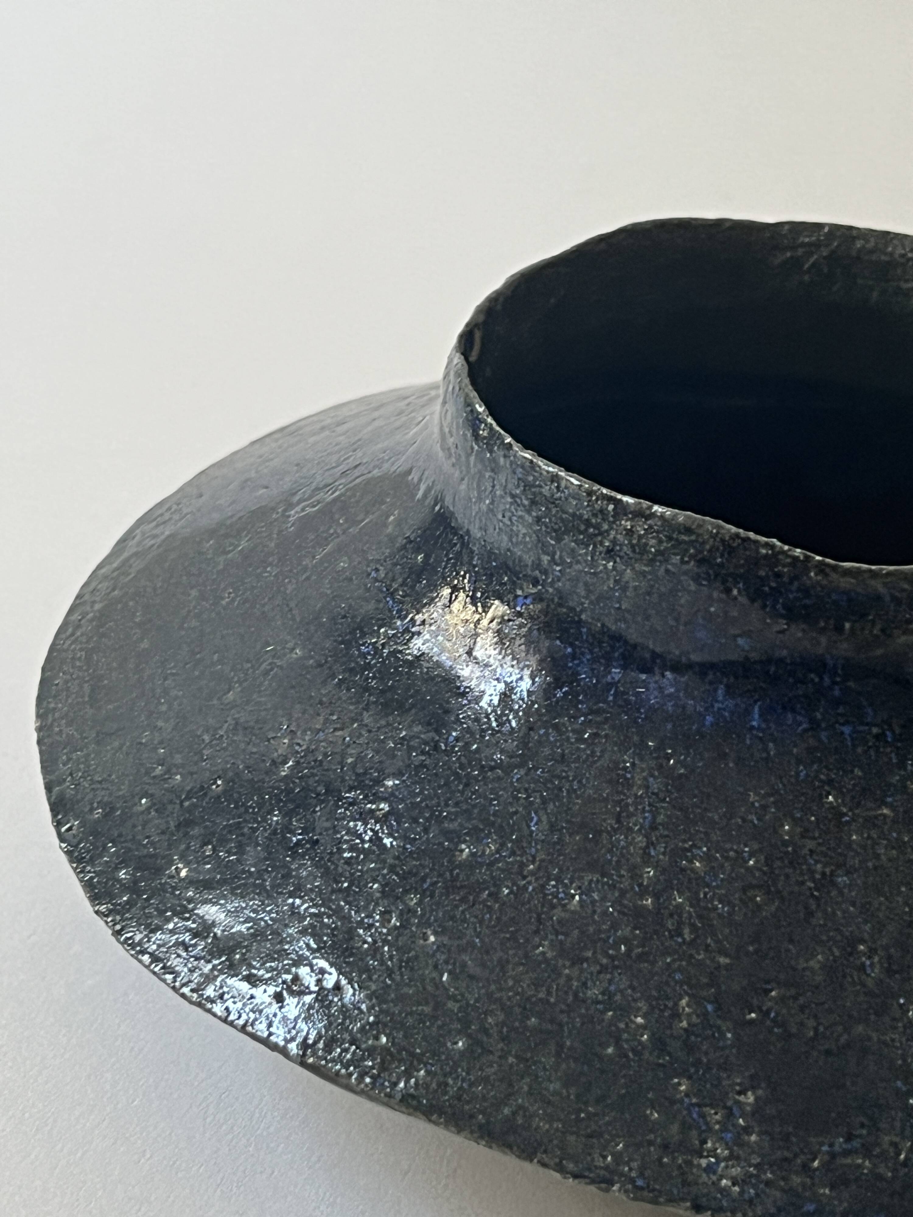 Large handmade spinning top vase in glazed ceramic and signed circa 1950