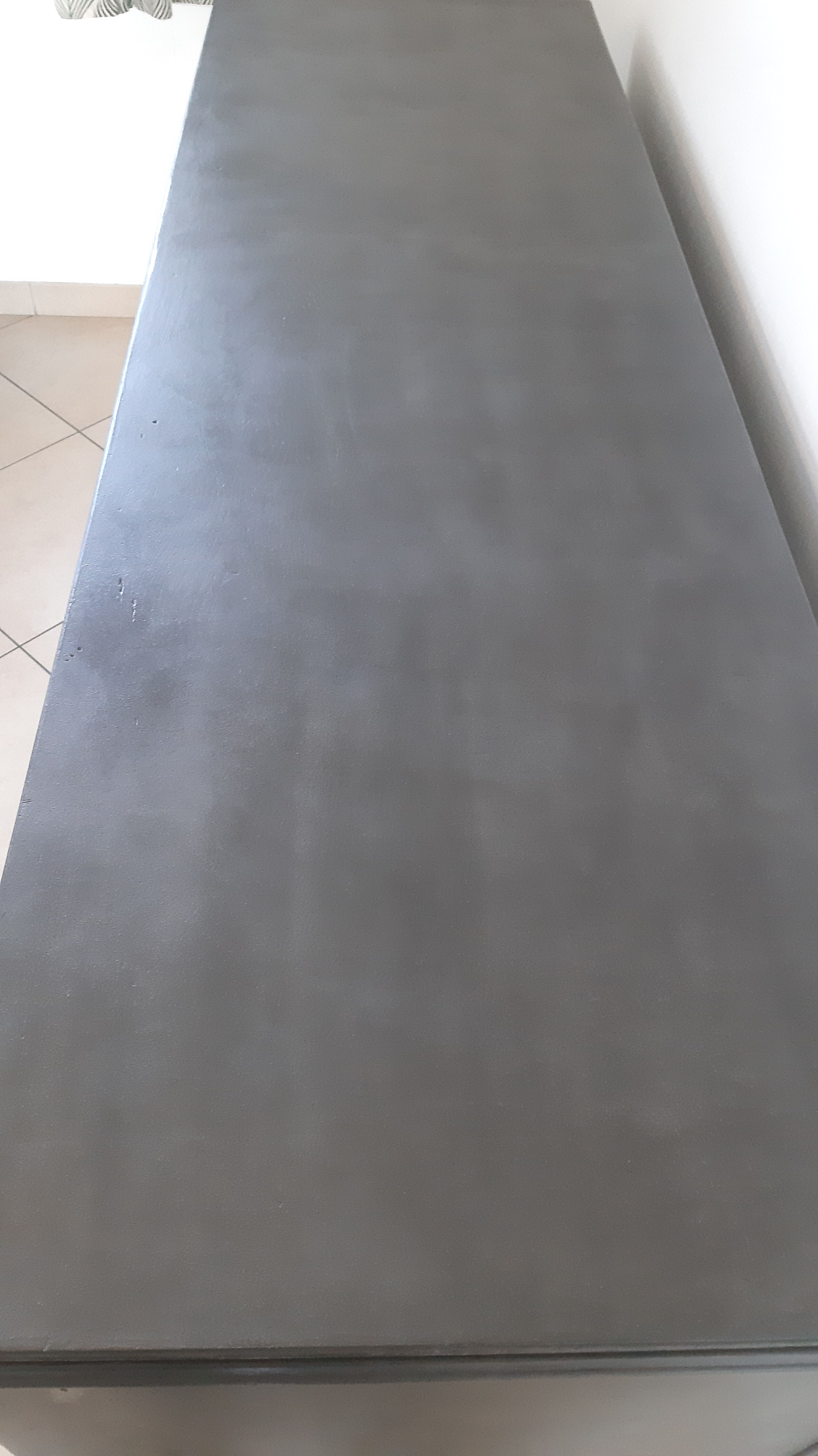 Furniture counter with graphite and wood drawers