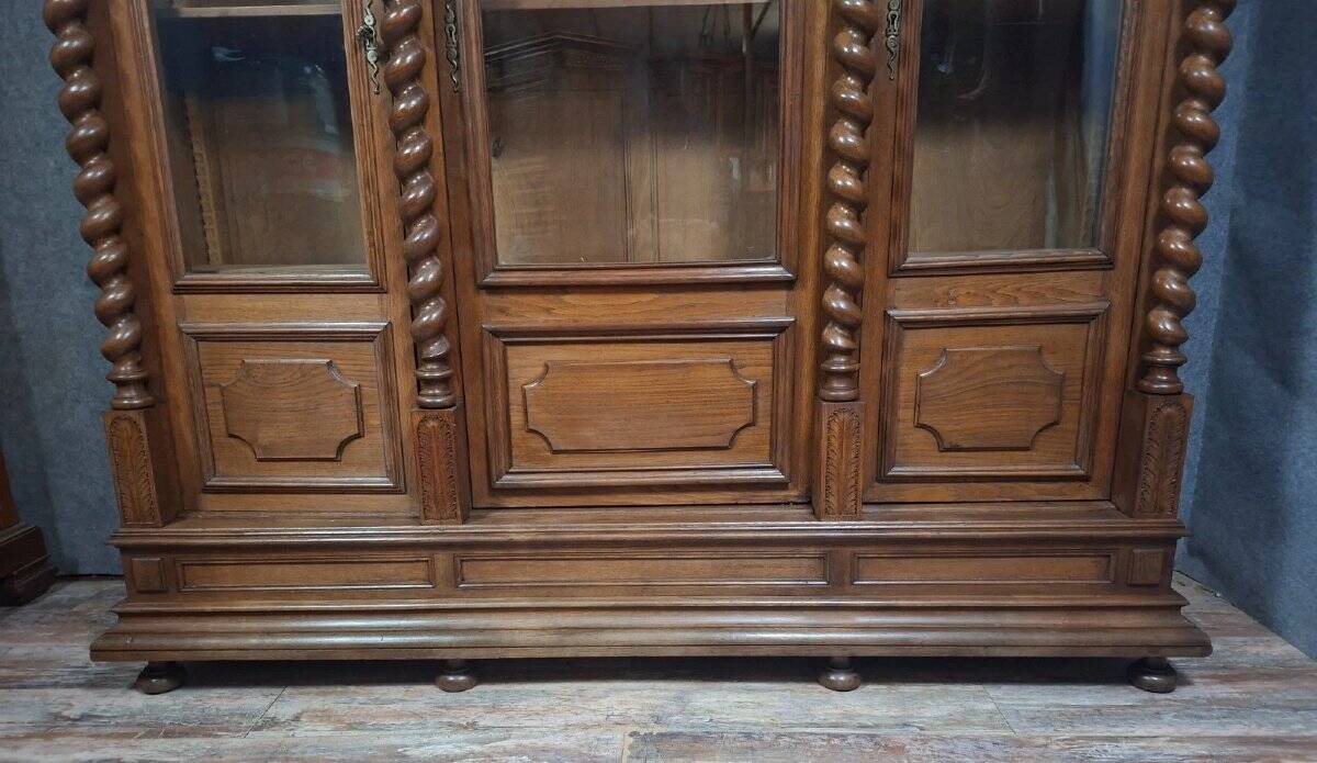 oak library in the Louis XIII style, work from the 19th century