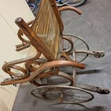 Fauteuil roulant ancien