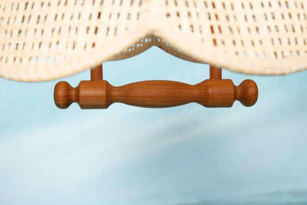 Swedish suspended lamp in bohemian strap.