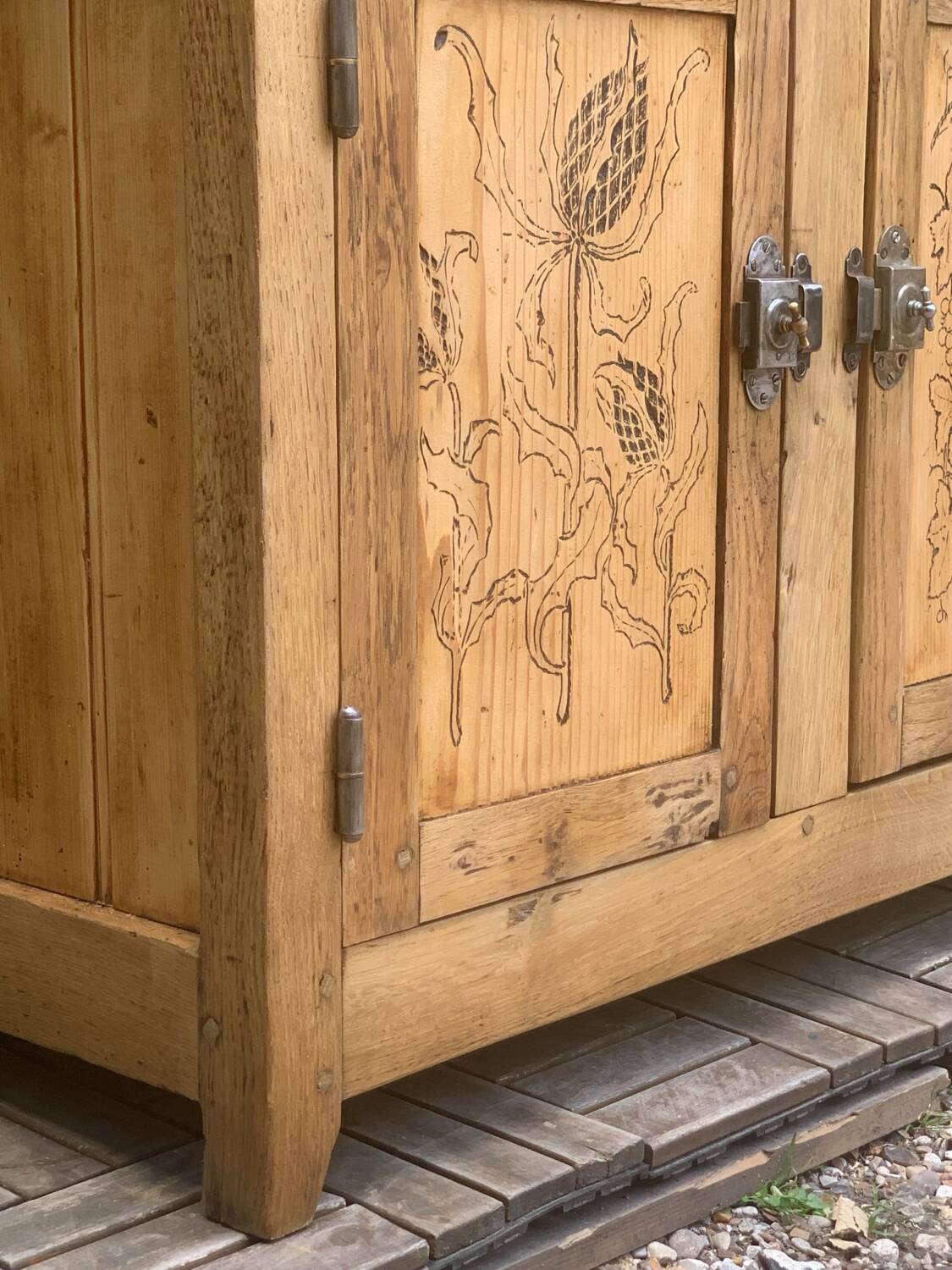 Parisian art deco sideboard in solid raw wood with pyrographed decorations, 1929
