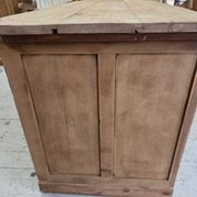 workbench with 16 drawers